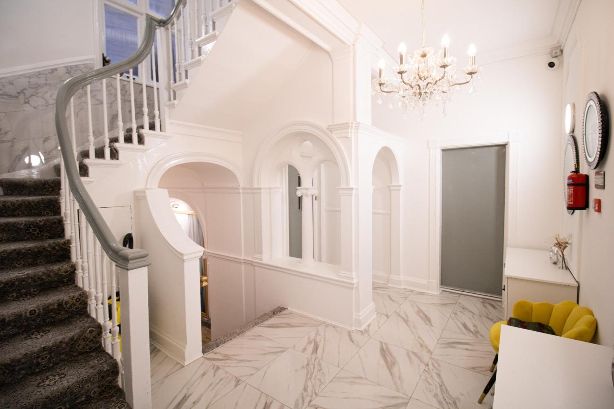 Spacious Studio Apartment On Oxford Street 9Gc London Kültér fotó