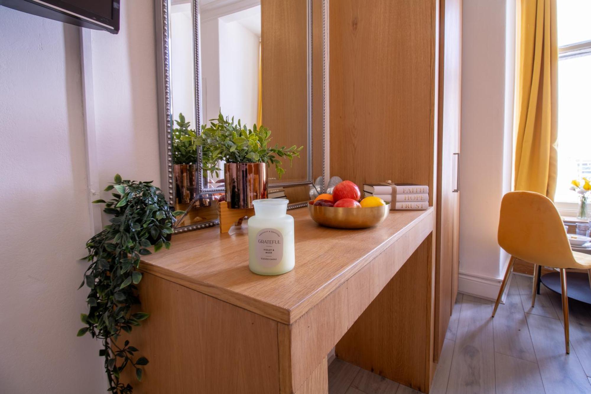 Spacious Studio Apartment On Oxford Street 9Gc London Kültér fotó